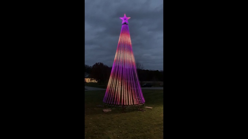 New Pixel Mega Tree Install WS2811 Pixels 24 tall 32 strands 4000