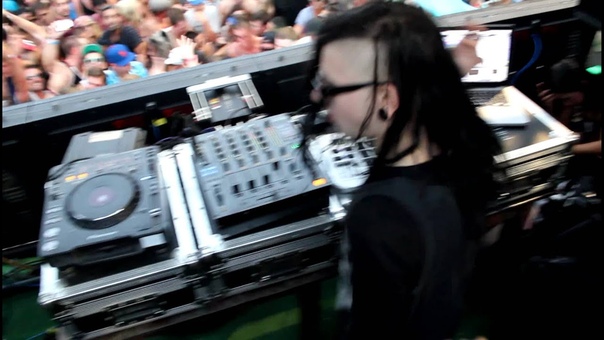 Skrillex Hold On Let Me Clear My Throat Wavehouse, San Diego, CA