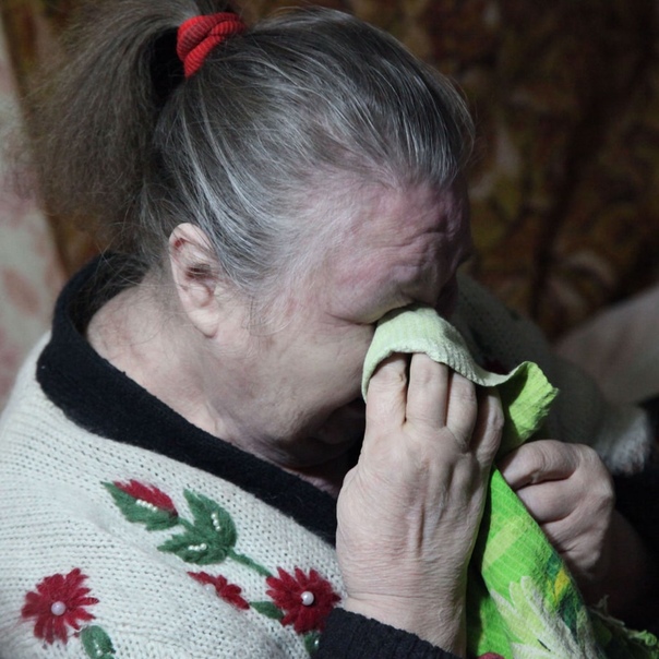 В Ростове-на-Дону дети закидали камнями старушку, которая сделала им замечание. Очевидцы рассказала, что дети каждый день «творят беспредел» и кидаются камнями, повреждая припаркованные во дворе