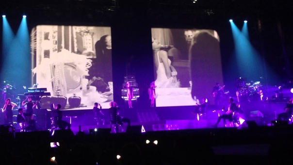 Right There Ariana Grande at Xcel Energy Center in St Paul, MN March 1st,