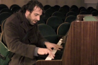 Chilly Gonzales: “Dot“