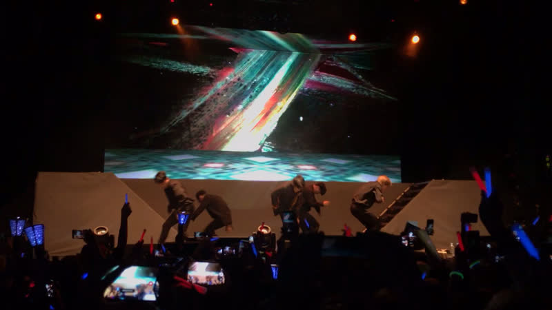 vixx lr leo solo touch