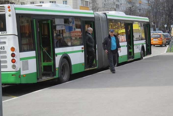 УКОРОЧЕНЫ ДВА АВТОБУСНЫХ МАРШРУТА НА ЮГЕ МОСКВЫ Это картинка