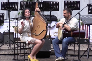 “Ми поєднаємо серця“ 2)Етно гурт Ойкумена